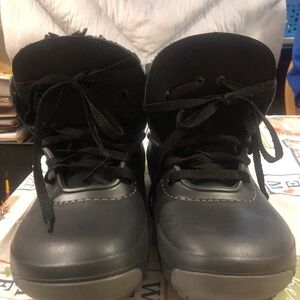 Crocs Blitzen Luxe Convertible Men size 8 Woman size 8 Lace Up